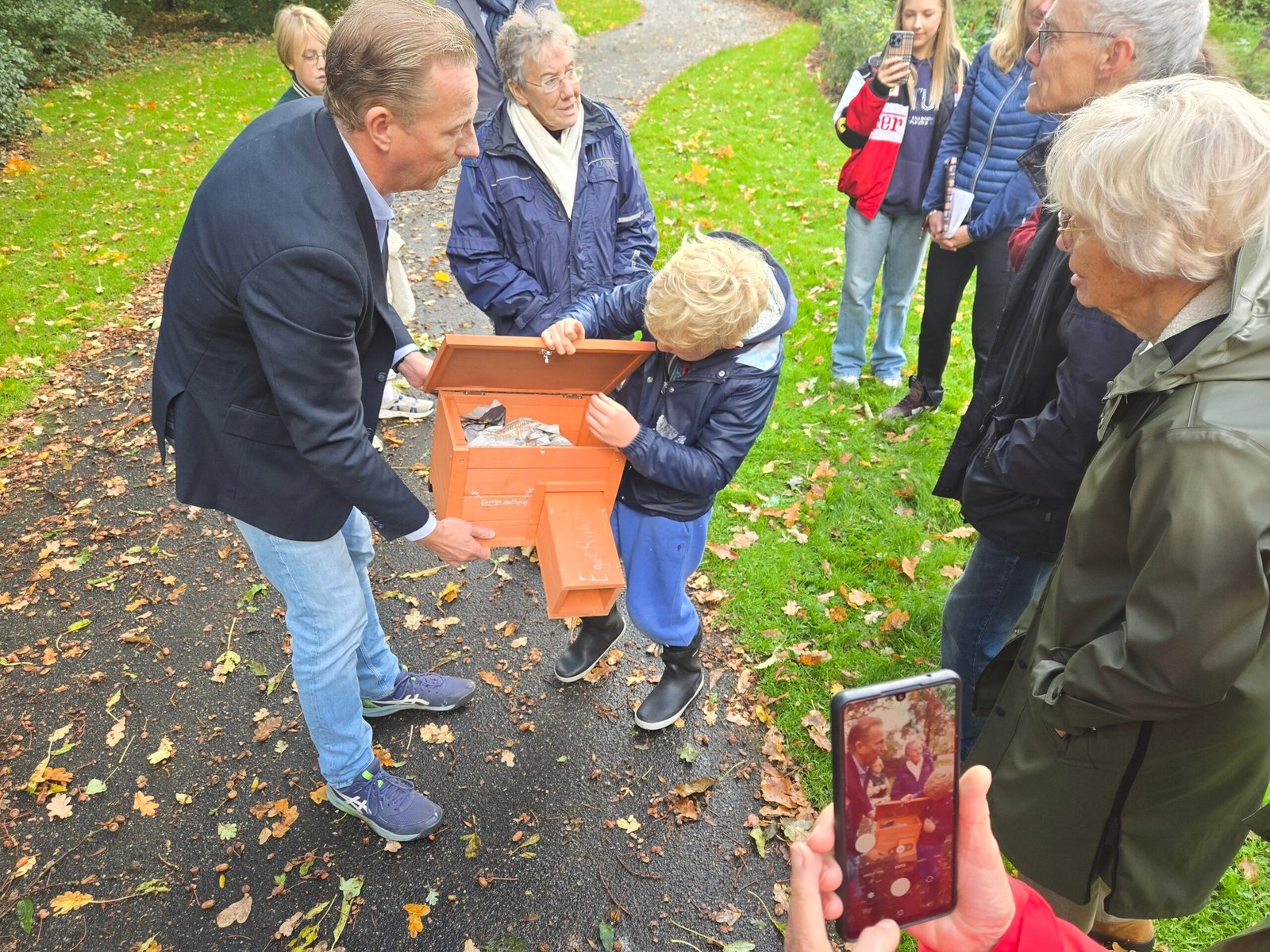Frank Berkhout met George en het egelhotel